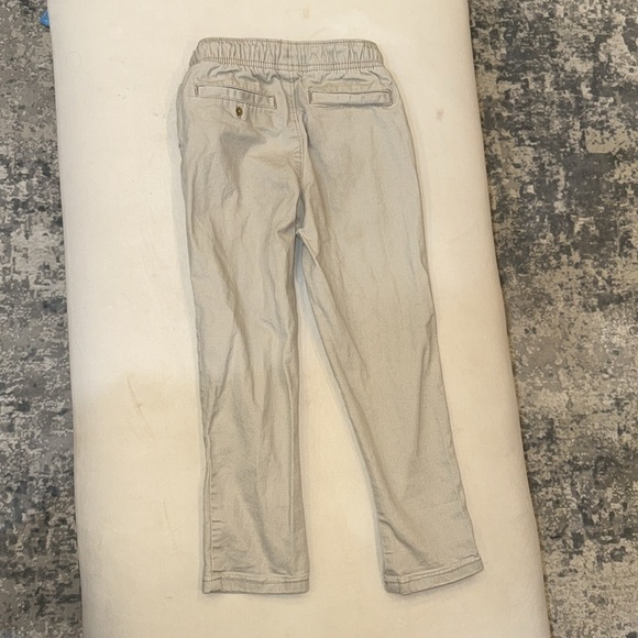 Old Navy khakis, adjustable elastic waistband Size 4T - Picture 5 of 5